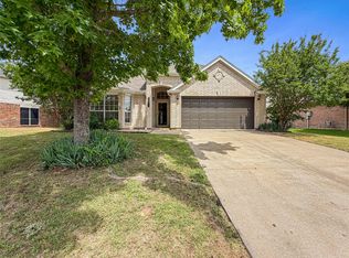 2516 Fairway View Dr, Burleson, TX 76028