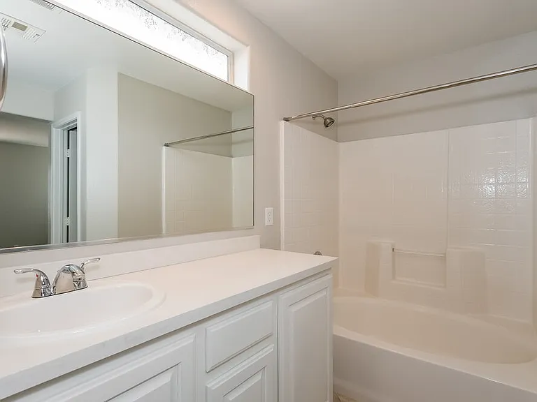 530 Eresma St — Photo 13