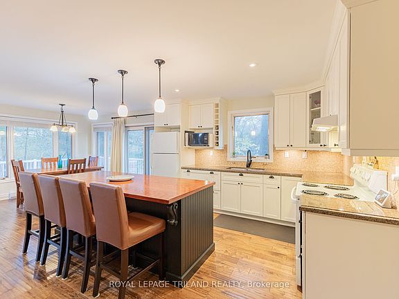 4th image of 33 Forest Ave