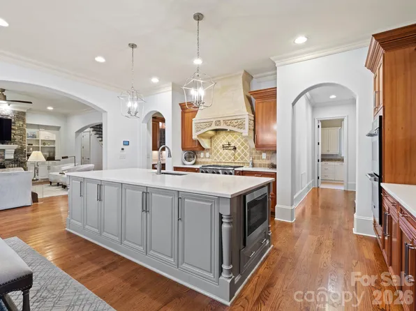 229 Wrenwood Ln, Charlotte, NC 28211