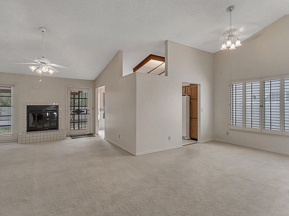 3rd image of 3841 E Everett Dr