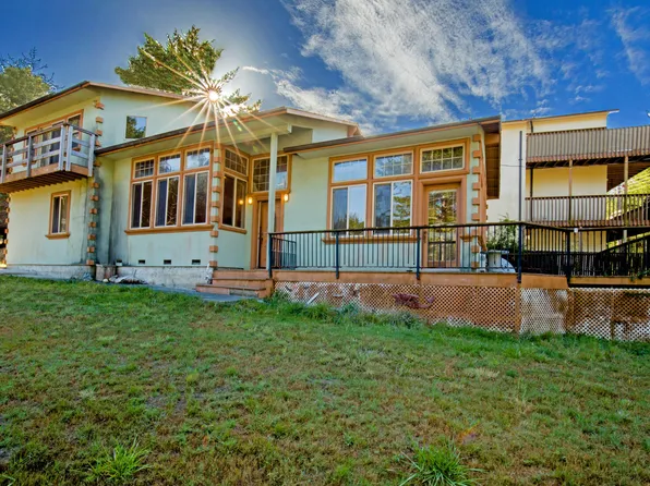 6 Fawn Dr, Whitethorn, CA 95589