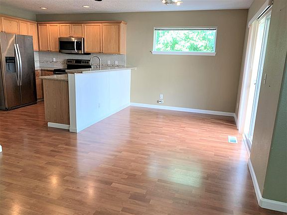 Kitchecn and Breakfast area