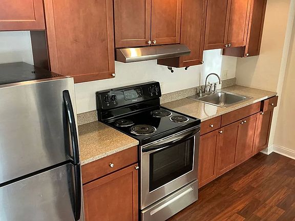 5th image of 840 N Seminary Ave #107