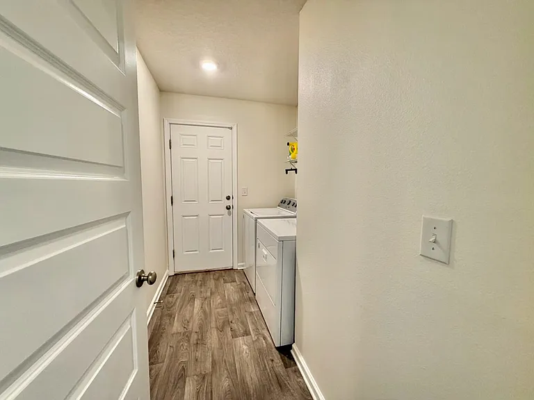 93 American Ct — Photo 19