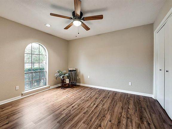 4th image of 913 Stratford Dr