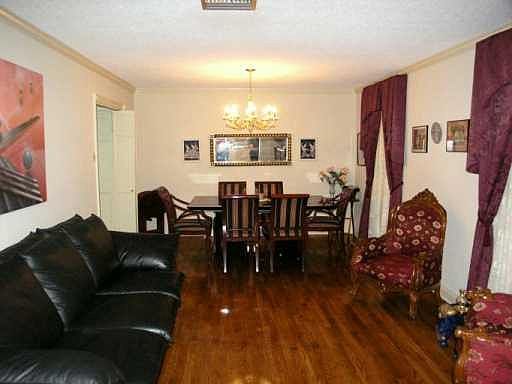 3rd image of 8913 Belle Grove Pl