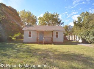 747 N Fulbright Ave, Springfield, MO 65802