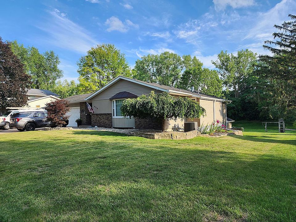 1st image of 628 Oakwood Pl