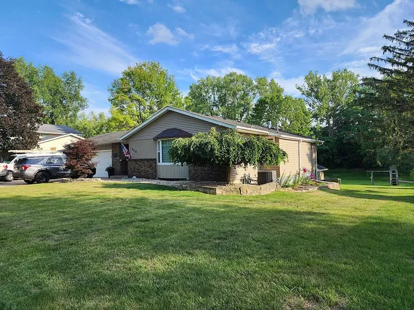 628 Oakwood Pl, Geneseo, IL 61254