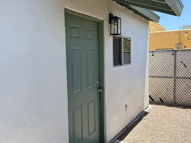 1014 E 7th St #B — Photo 1