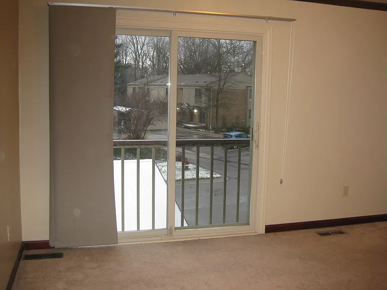 1446 Oakbrook E — Photo 17