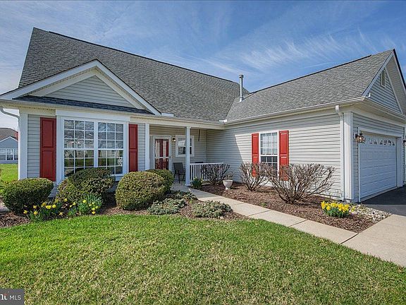 4th image of 12 Springmill Dr