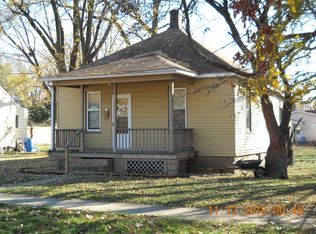1017 W Beardsley Ave, Champaign, IL