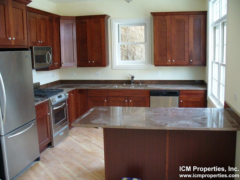 1st image of 2927 N Southport Ave #2W