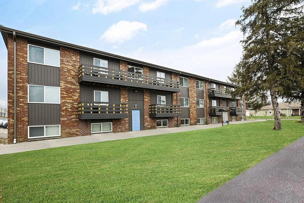 Metro Apartments at Wood River — Photo 1
