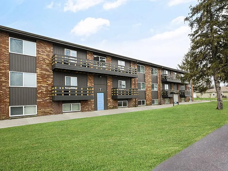 Metro Apartments at Wood River — Photo 1