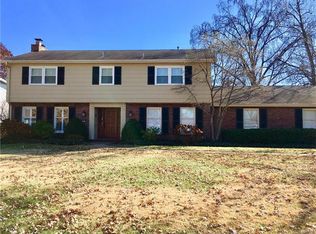 6 Shawnee Dr, Saint Charles, MO