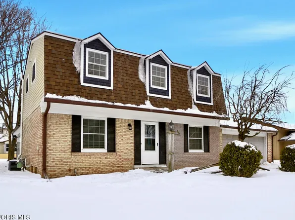 1085 Birch Dr, Perrysburg, OH 43551