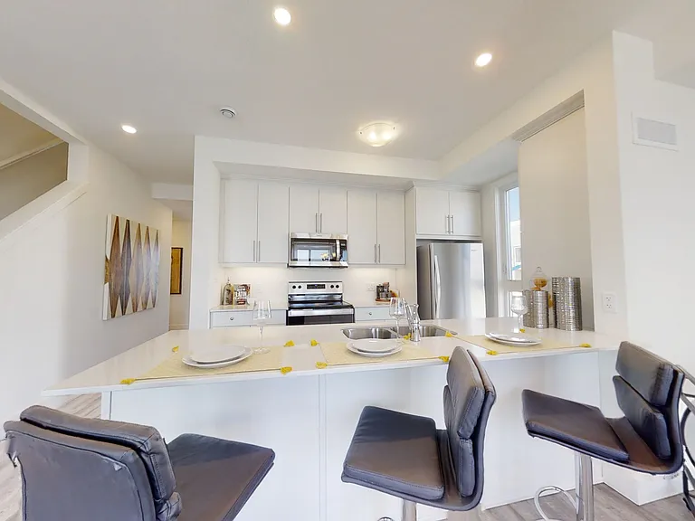 234 Edgevalley Rd #82 — Photo 27