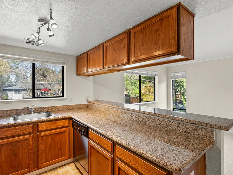 Sycamore Green Apartments — Photo 67