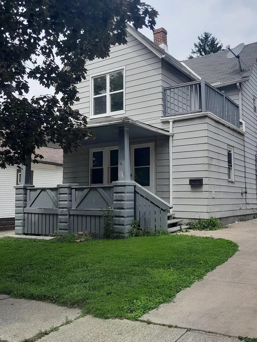 7615 Rosewood Ave photo 1