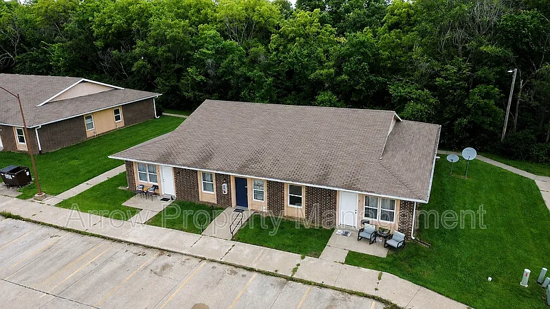 2 bed, 1.0 bath, $745 — Photo 1