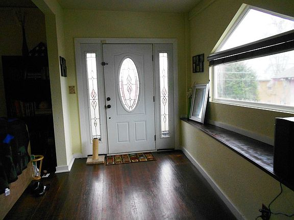 2nd image of 709 Chester Ave