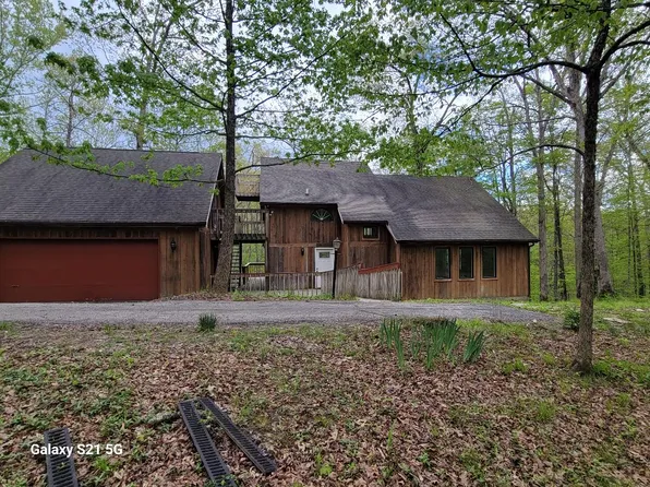 1685 Treetop Ln, Nashville, IN 47448