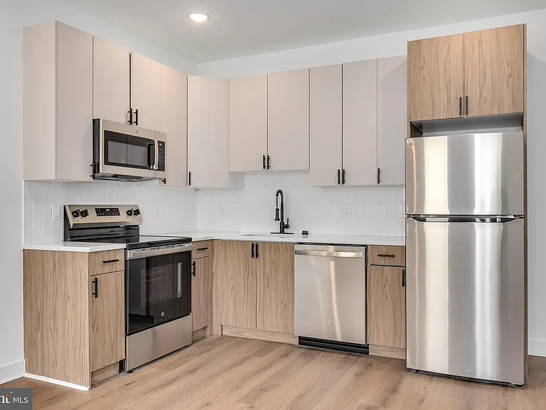 1917 W Susquehanna Ave #2 — Photo 3