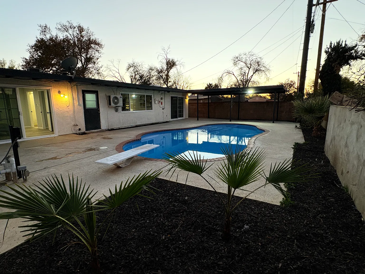 4 bed, 2300 sqft, $6,450 — Photo 1