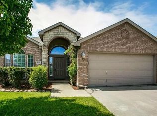 4924 Spur Ridge Ct, Fort Worth, TX 76244