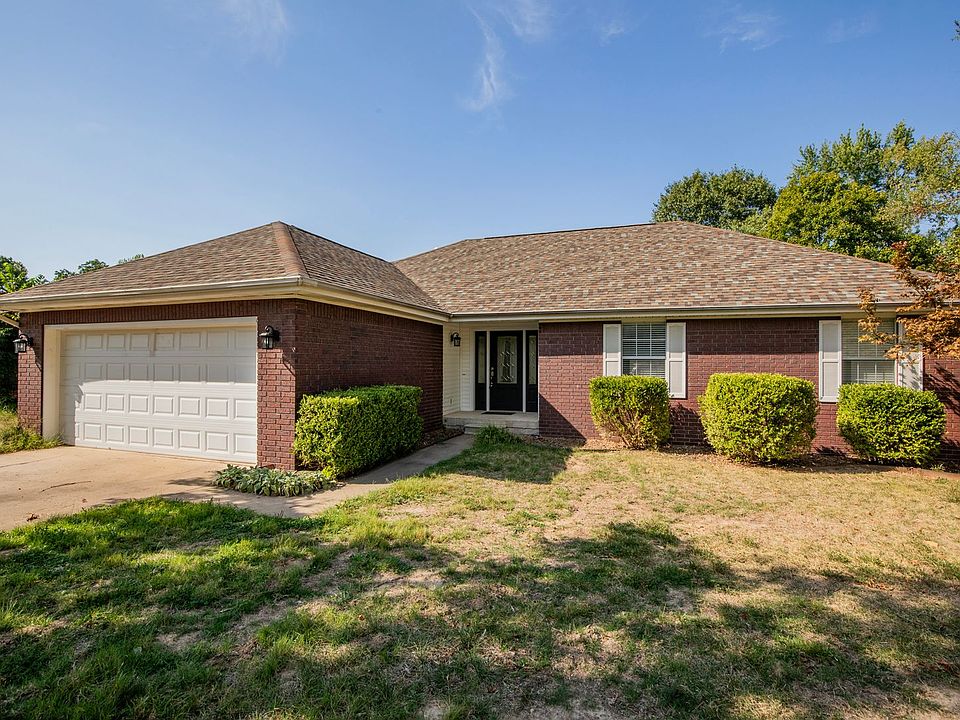 1st image of 2733 Highland Cir
