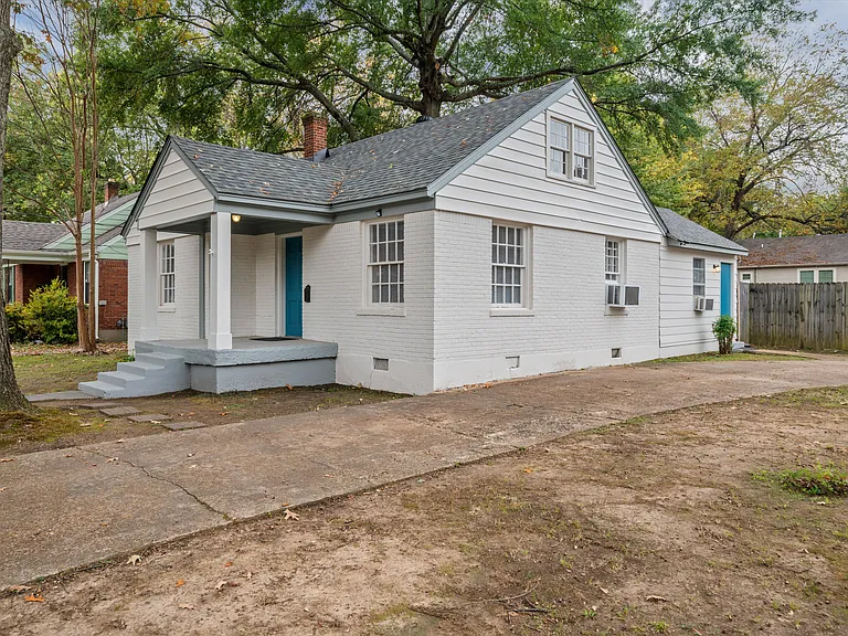 711 Goodman St — Photo 4
