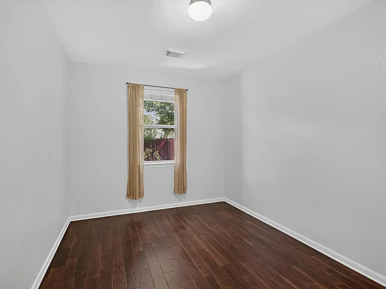 15324 Interlachen Dr — Photo 18