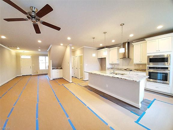 Living/dining/kitchen