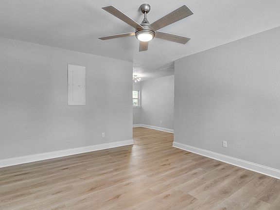 5th image of 807 Jacqueline Ln