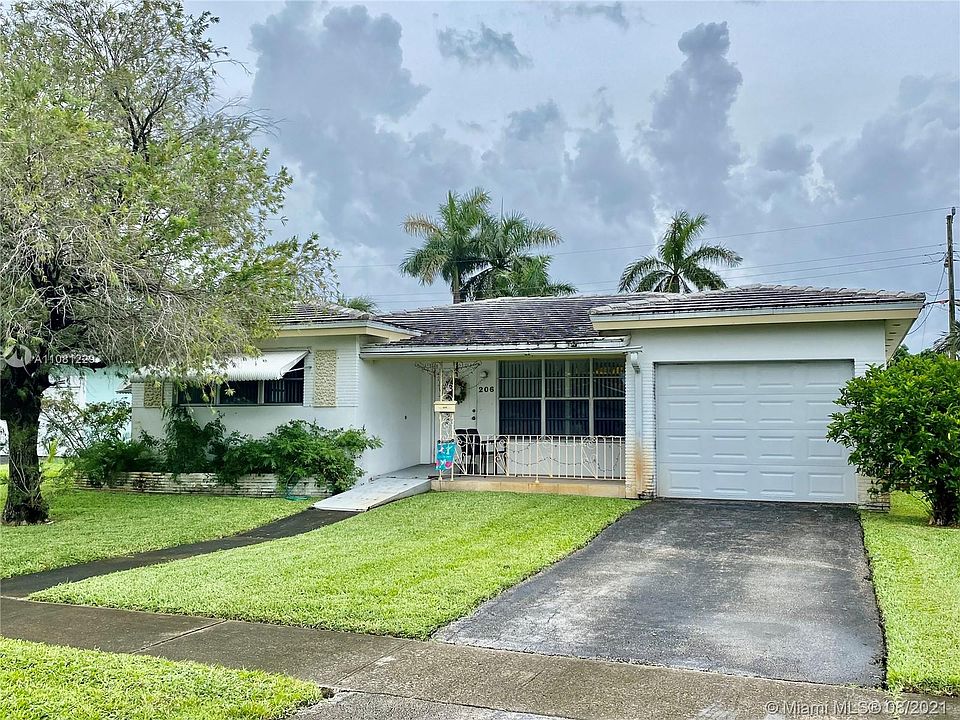2nd image of 206 N 31st Ct