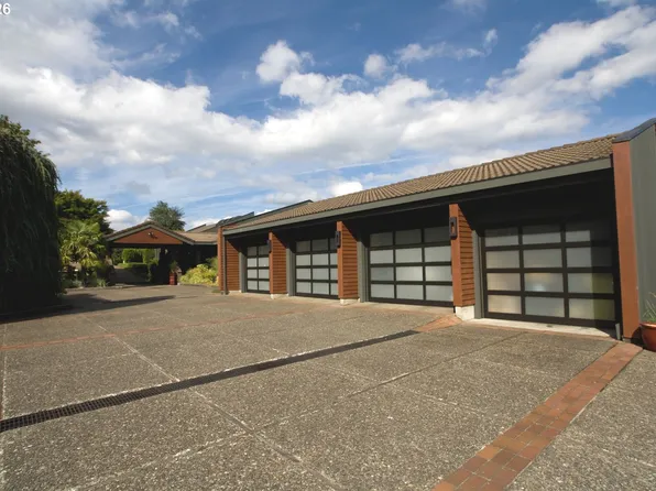 13237 Knaus Rd, Lake Oswego, OR 97034