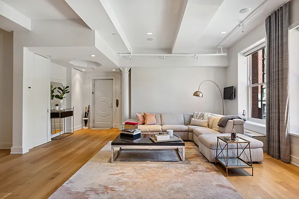 Rented by Liss Real Estate Group LLC | media 3