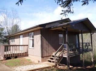 105 Breezy Knob Rd, Franklin, NC 28734