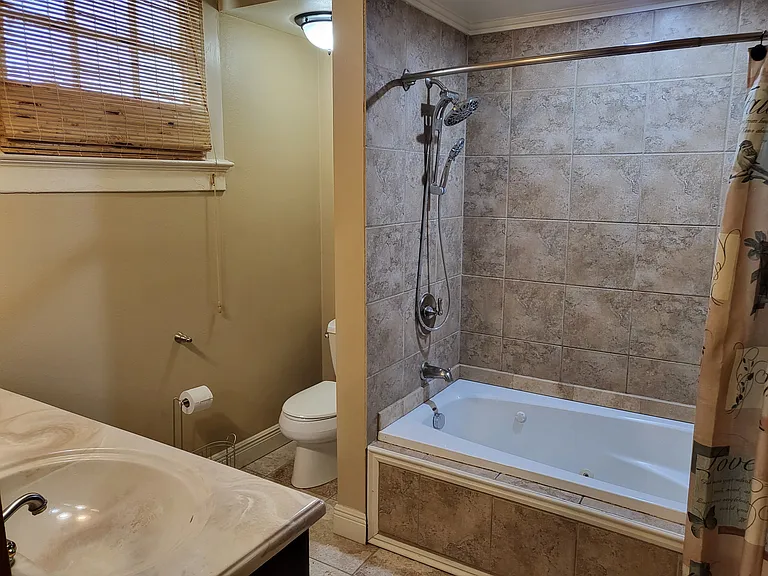 2748 Wisteria St — Photo 20