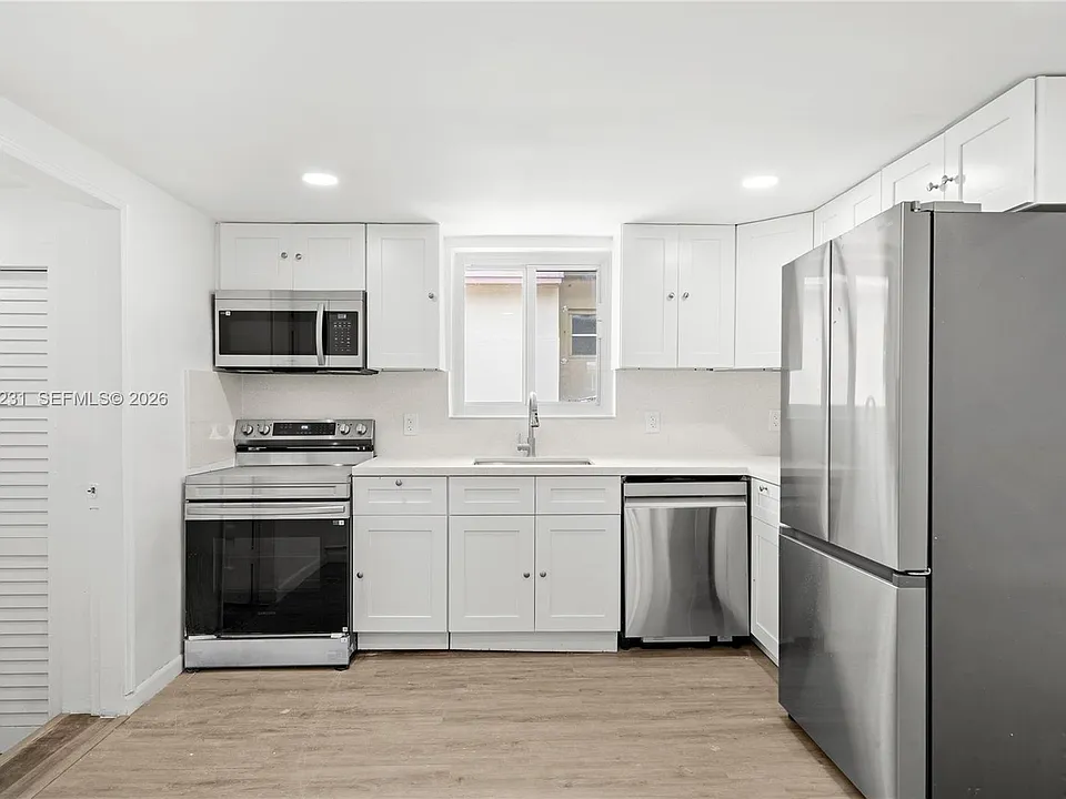 1701 NW 19th Ave