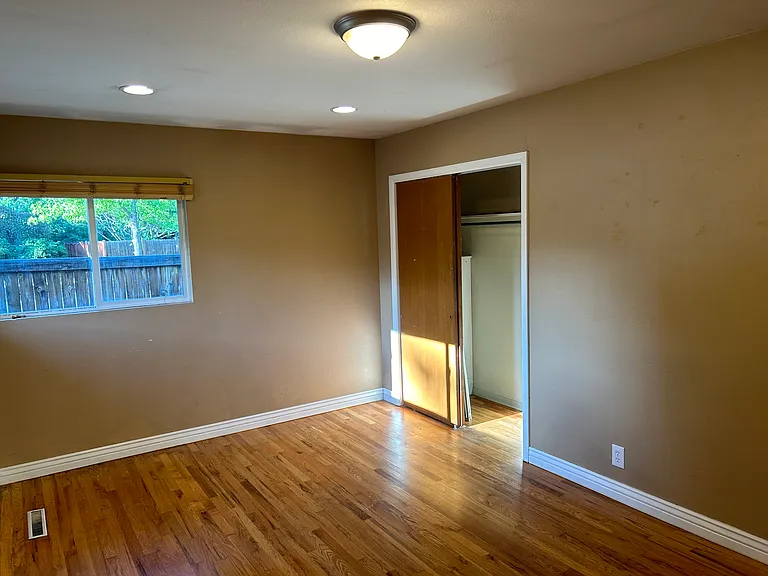 952 Pioneer Ave — Photo 10
