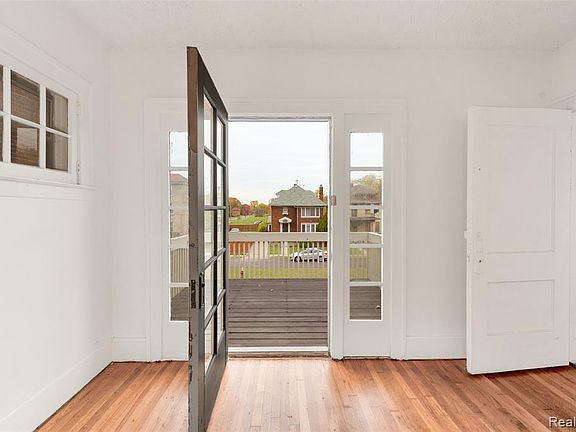 5th image of 1241 Glynn Ct APT 2E