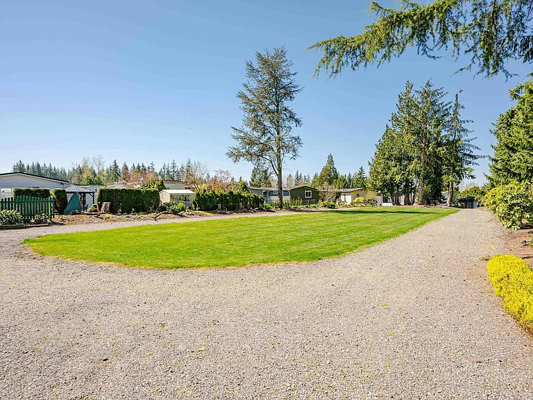 24330 Fraser Hwy — Photo 33