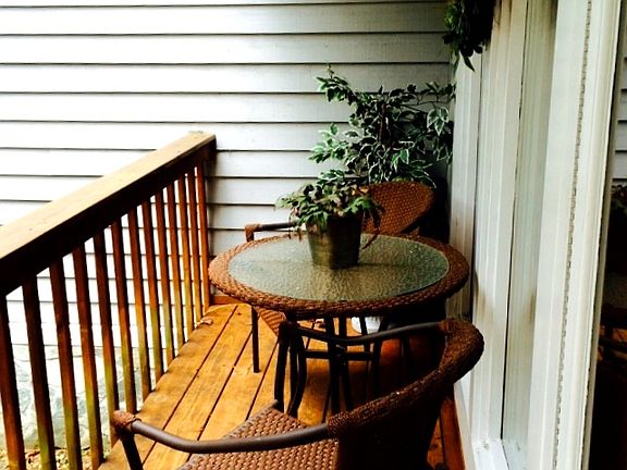 Right Front Covered Deck