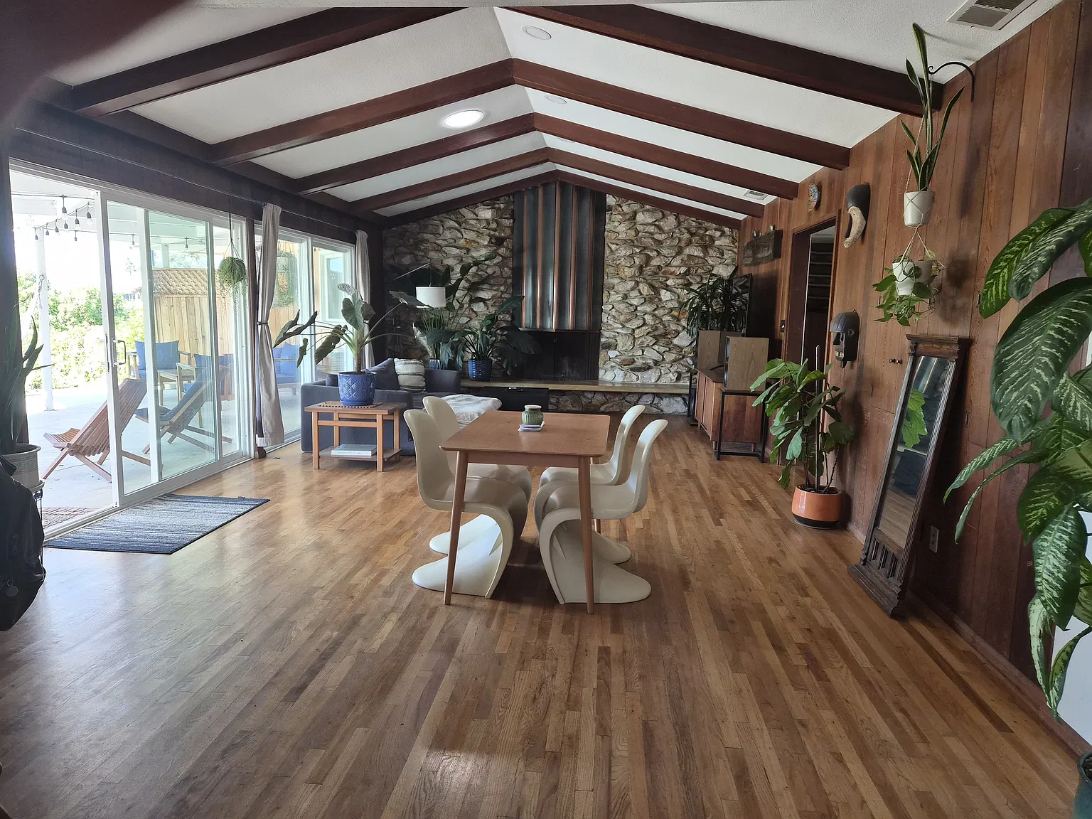 1 bed, 800 sqft, $2,700 — Photo 3