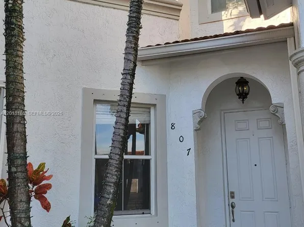 5470 NW 107th Ave APT 807, Doral, FL 33178