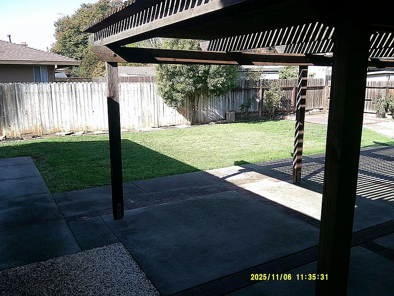 390 S Almond St — Photo 39